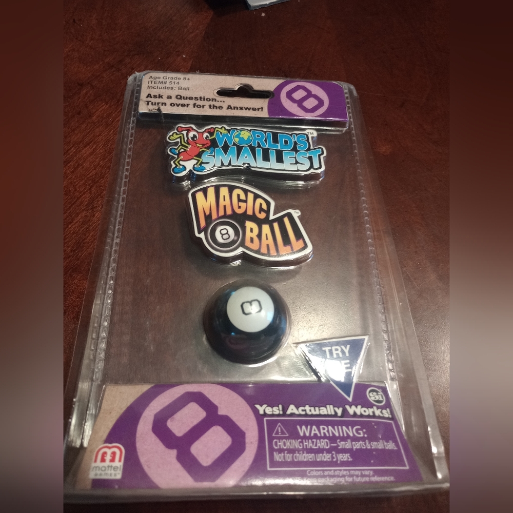 World's Smallest - Magic 8 Ball - Miniature RETRO Toy NEW
